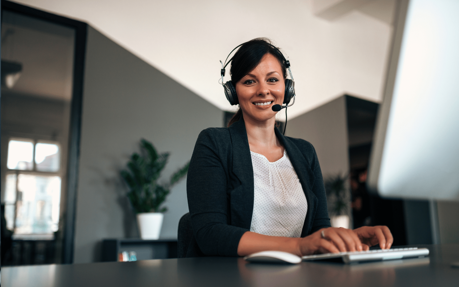 Business leaders comparing IT service options for Oregon and Washington offices